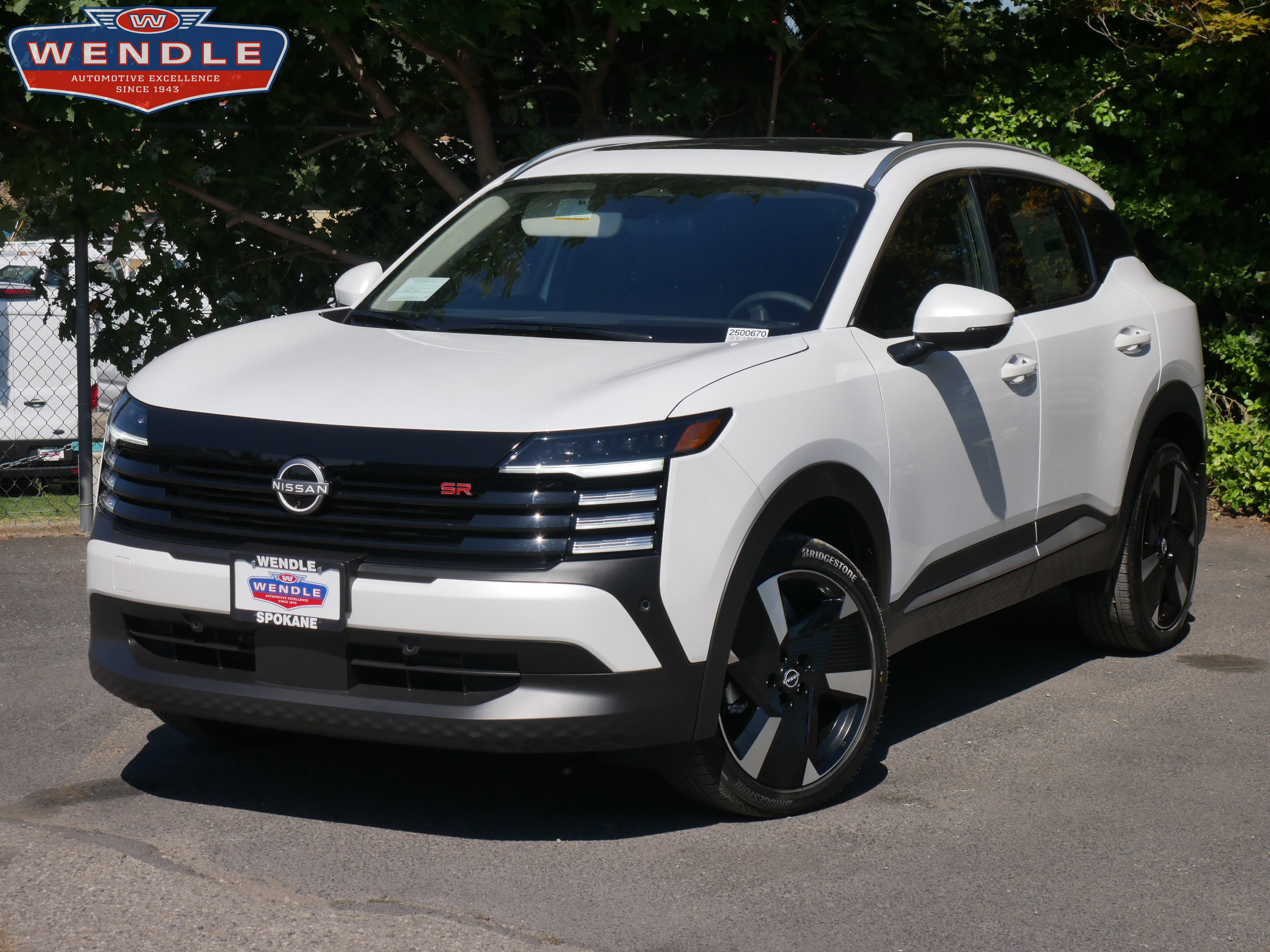 New 2025 Nissan Kicks SR w/ SR Premium Package image 1