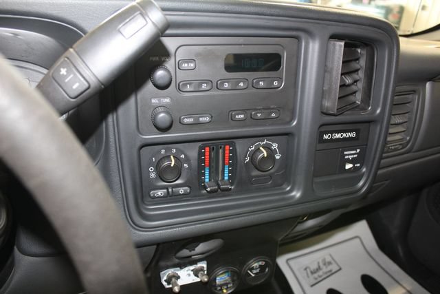 Used 2006 Chevrolet Silverado 2500 W/T w/ Heavy-Duty Power Package AWD/4WD image 17