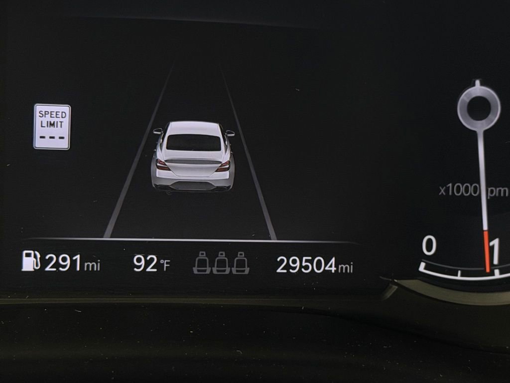 Used 2025 Genesis G70 2.5T image 14