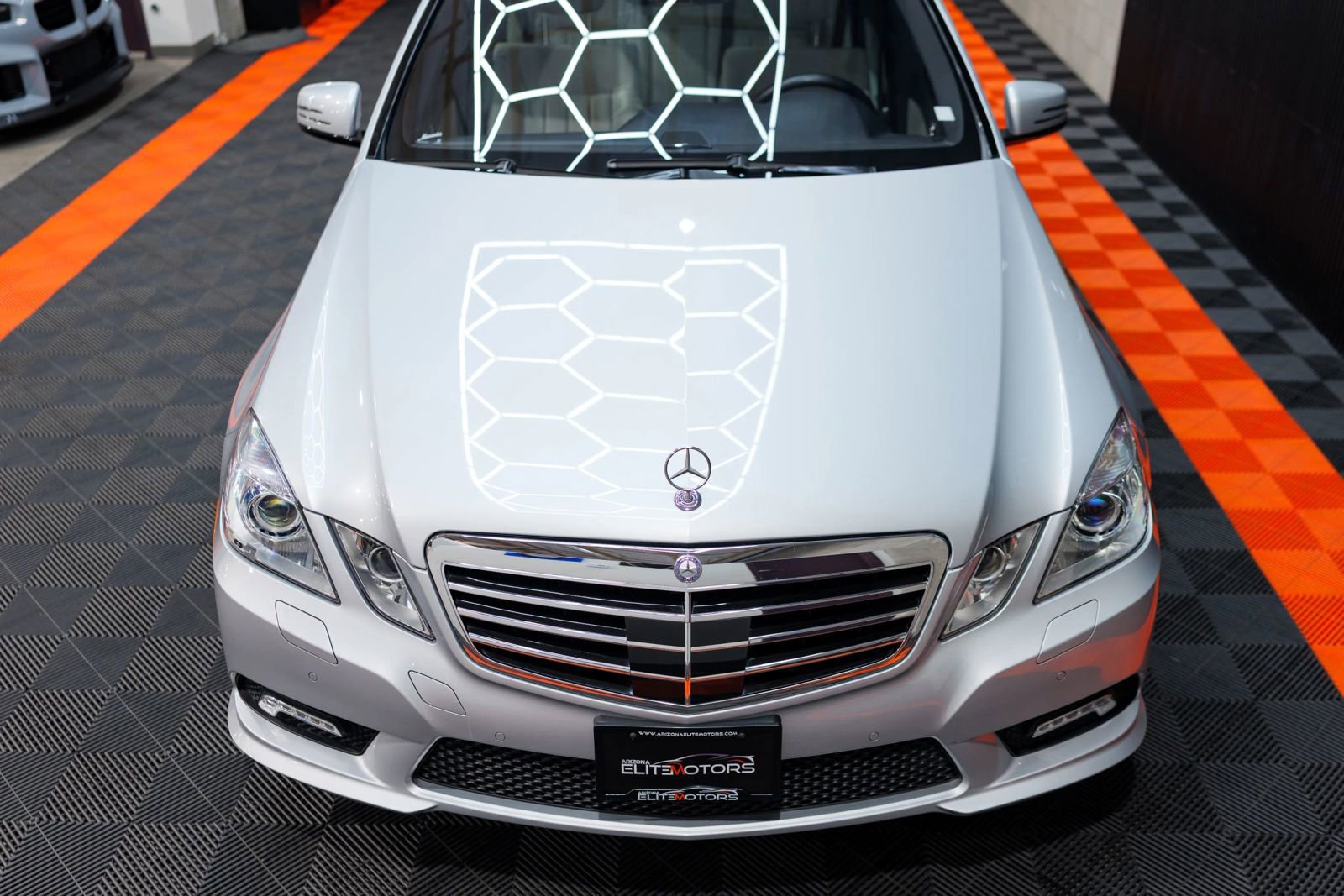 Used 2010 Mercedes-Benz E 550 4MATIC Sedan image 8