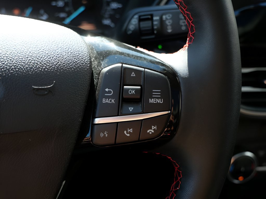 Used 2022 Ford Escape SEL w/ SEL Stealth AWD Package image 19