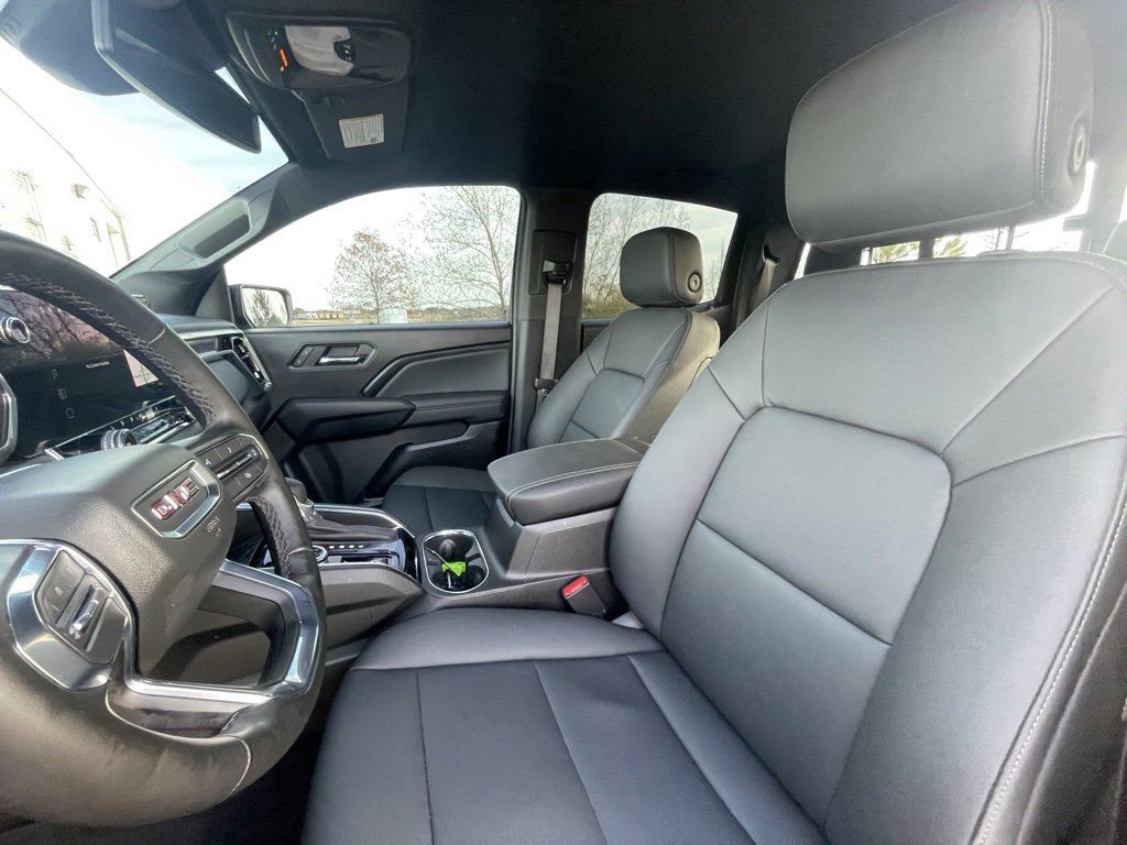 Used 2024 GMC Canyon Elevation w/ Elevation Premium Package image 21