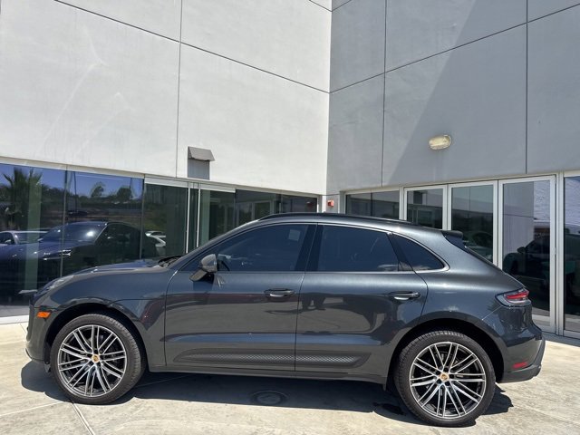 Used 2024 Porsche Macan w/ Premium Plus Package image 4