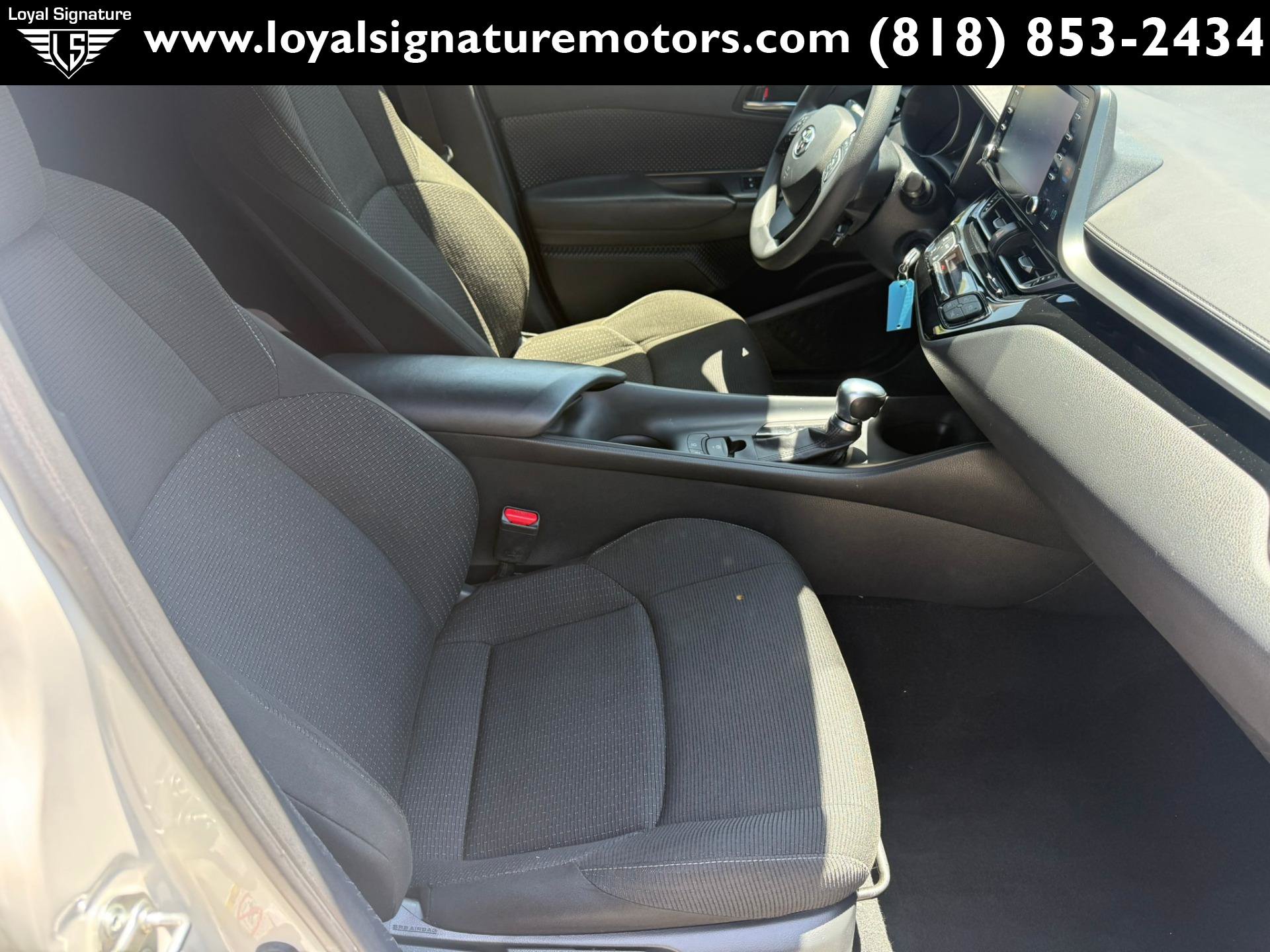 Used 2019 Toyota C-HR LE FWD image 26