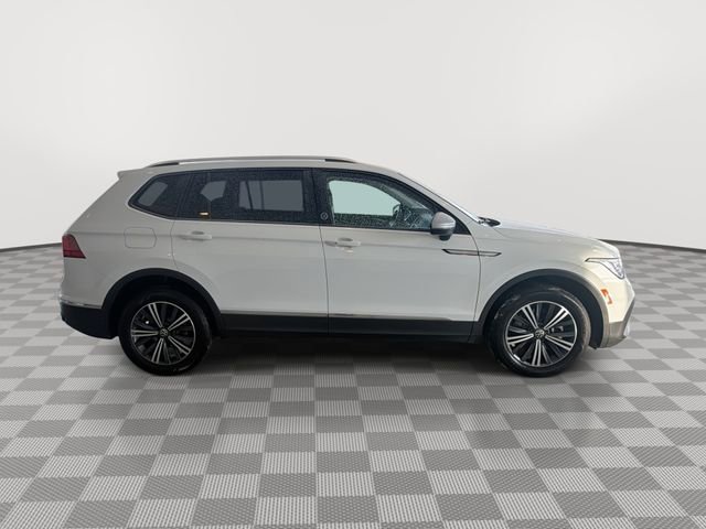 Used 2024 Volkswagen Tiguan Wolfsburg Edition FWD image 12