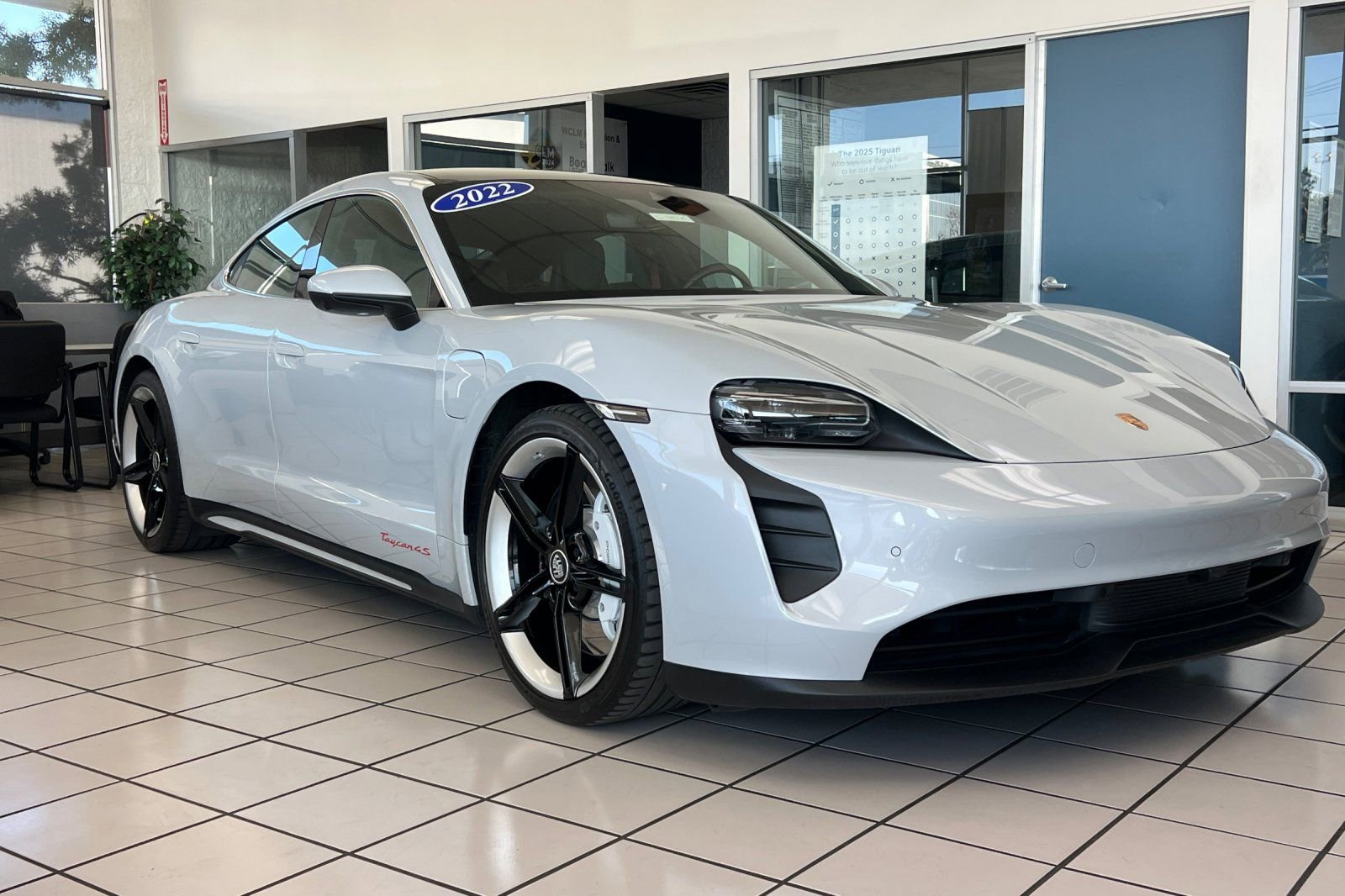 Used 2022 Porsche Taycan 4S image 2