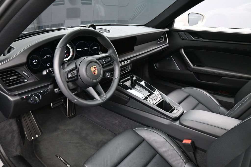 Certified 2024 Porsche 911 Carrera GTS RWD image 4