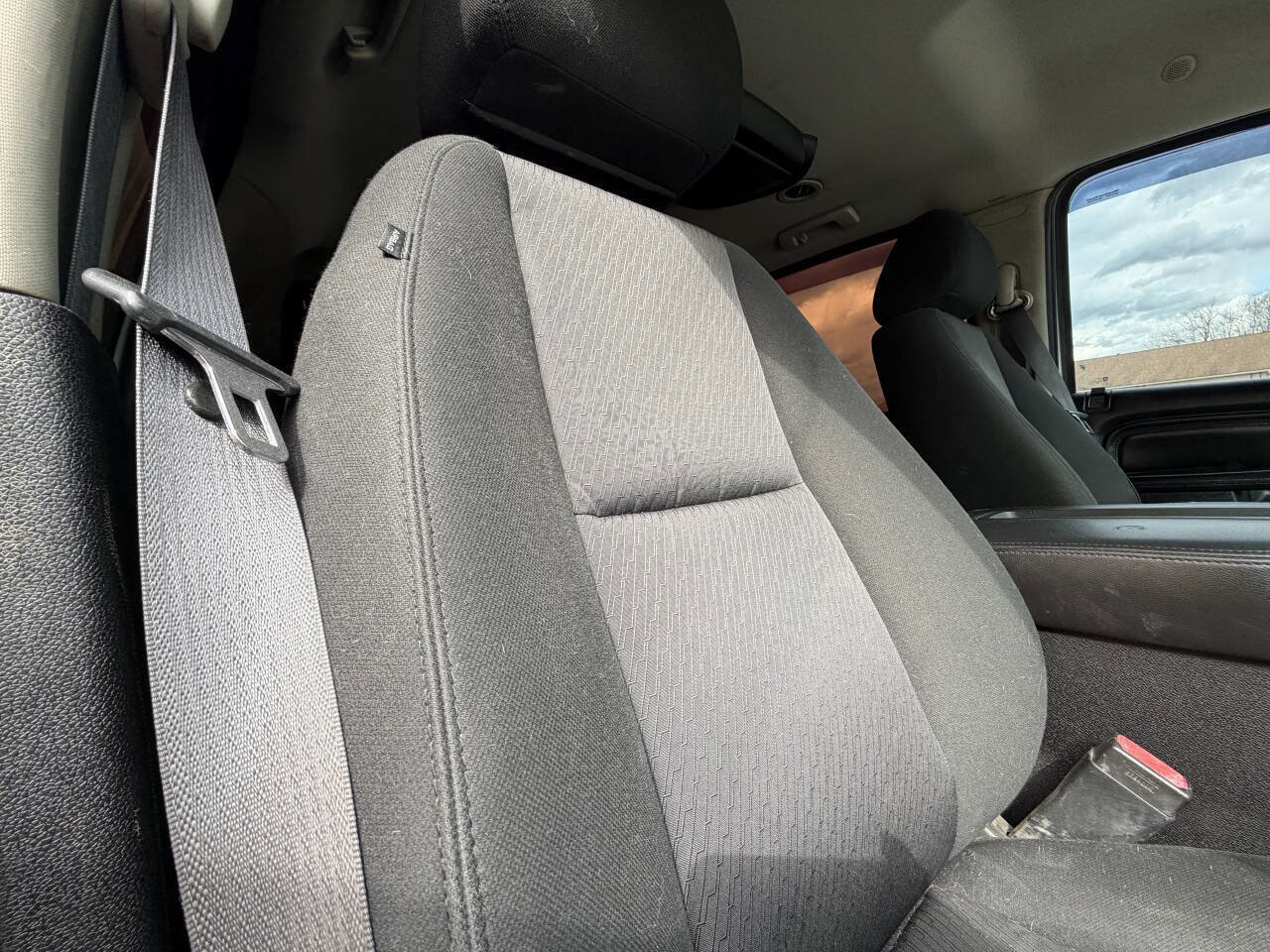 Used 2011 GMC Yukon XL SLE image 12