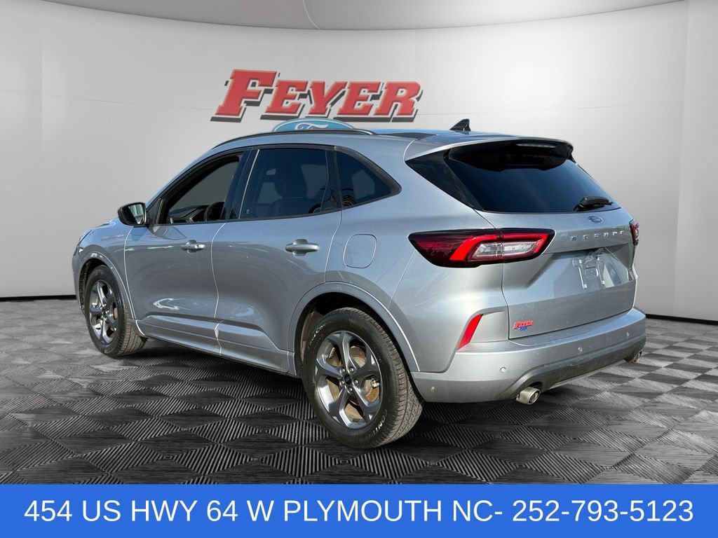 Certified 2023 Ford Escape ST-Line w/ Tech Pack #1 FWD image 3