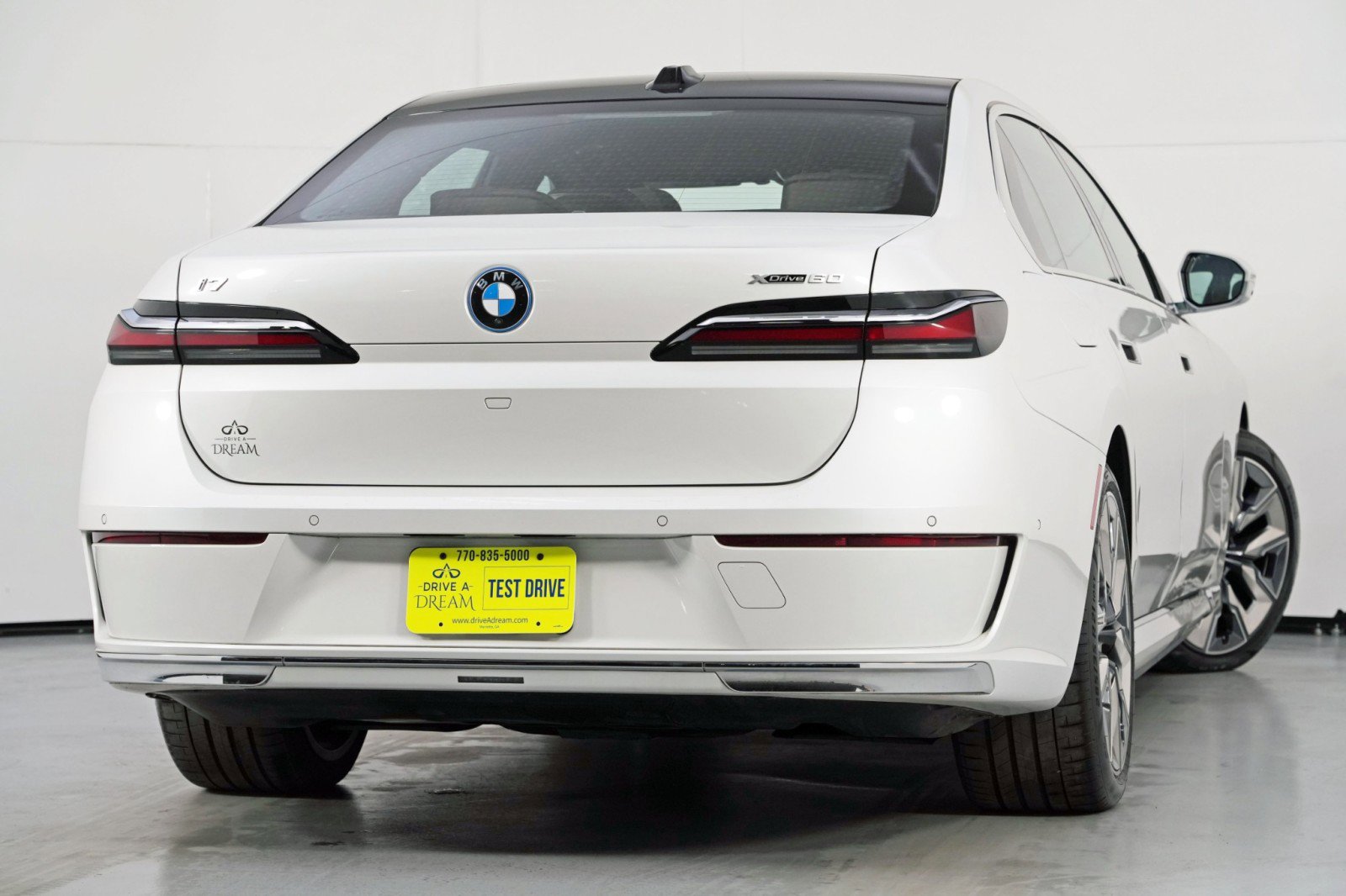 Used 2023 BMW i7 xDrive60 image 3