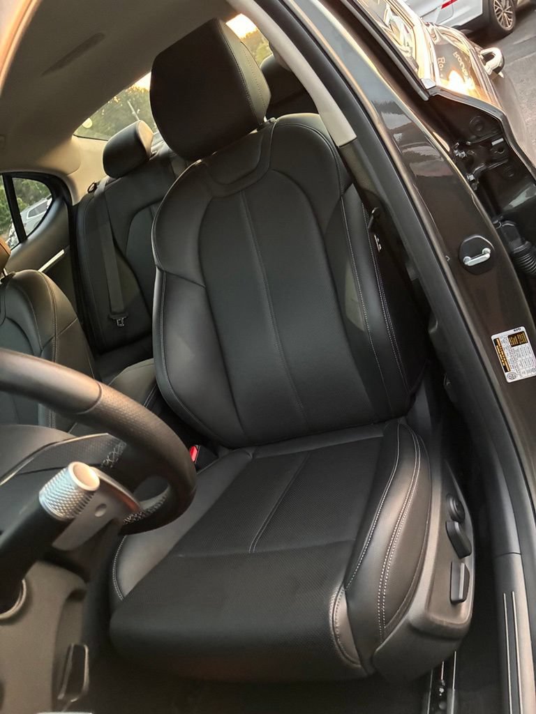 Used 2025 Genesis G70 2.5T AWD/4WD image 17