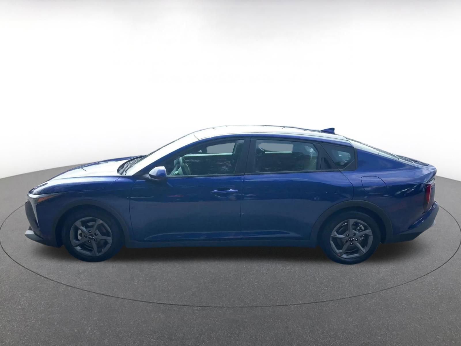 Used 2025 Kia K4 LXS image 9