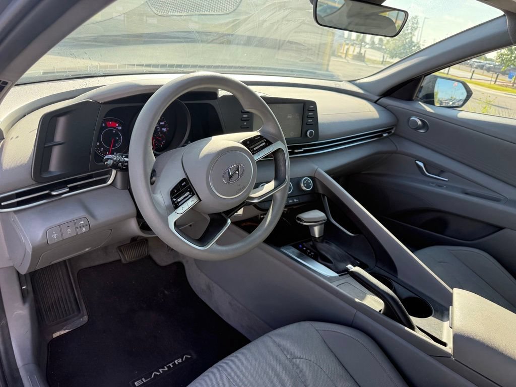 Certified 2023 Hyundai Elantra SE w/ Preferred Accessory Package FWD image 7