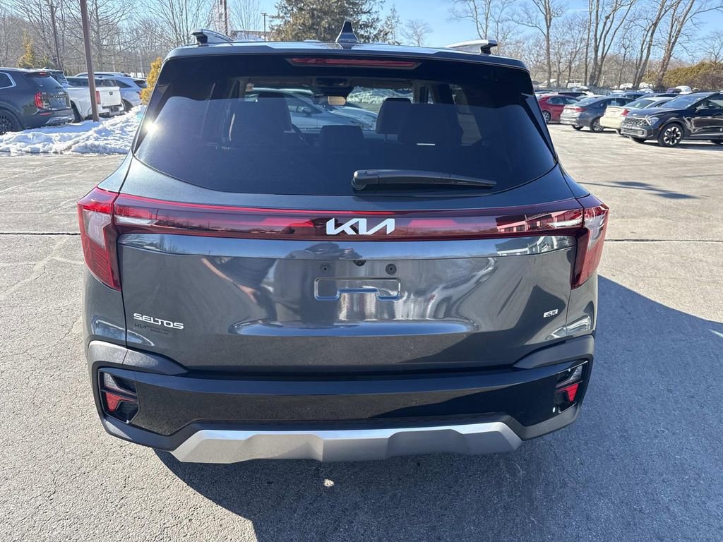Used 2024 Kia Seltos EX image 4