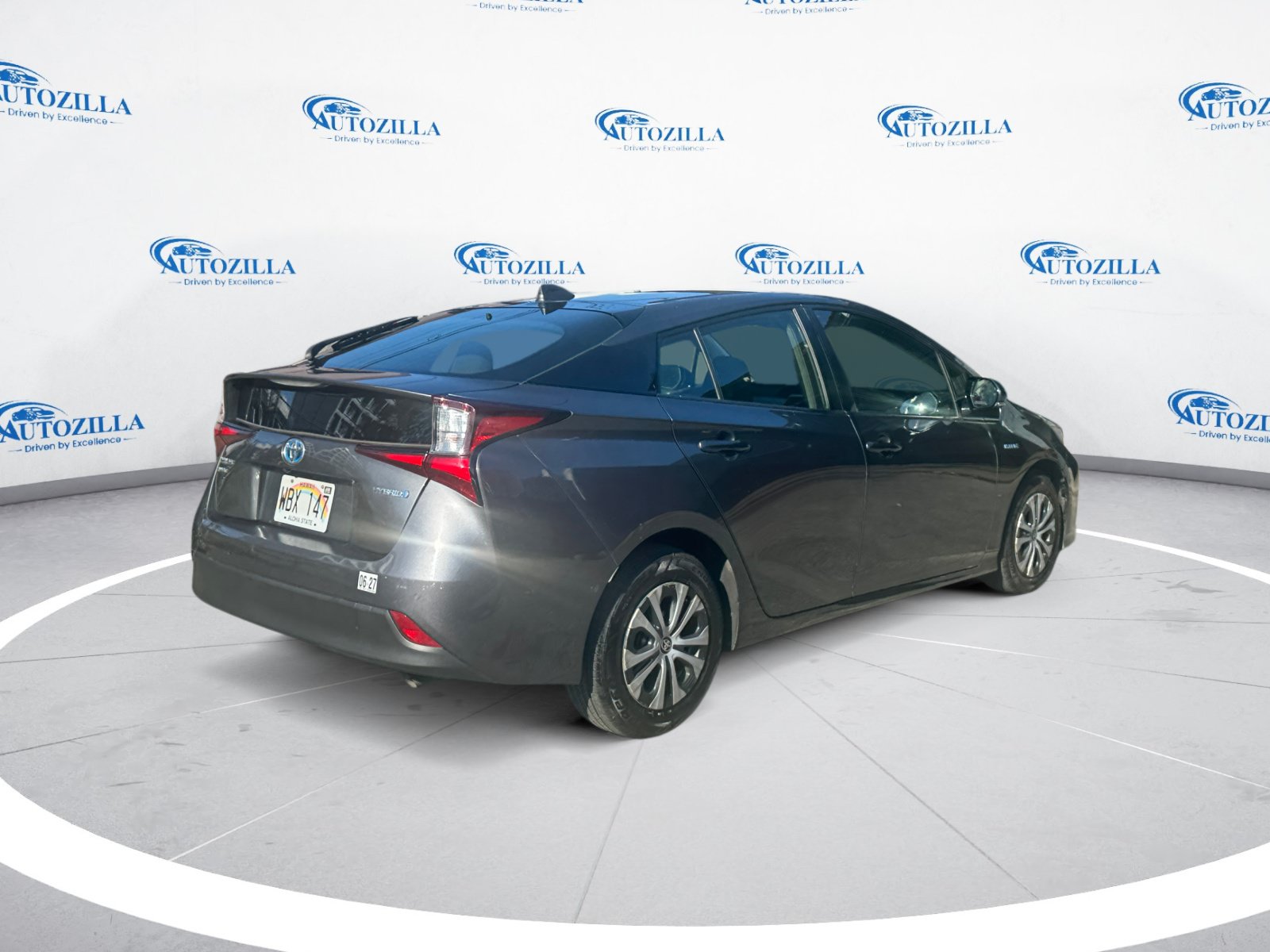 Used 2020 Toyota Prius LE w/ Carpet Mat Package AWD/4WD image 5