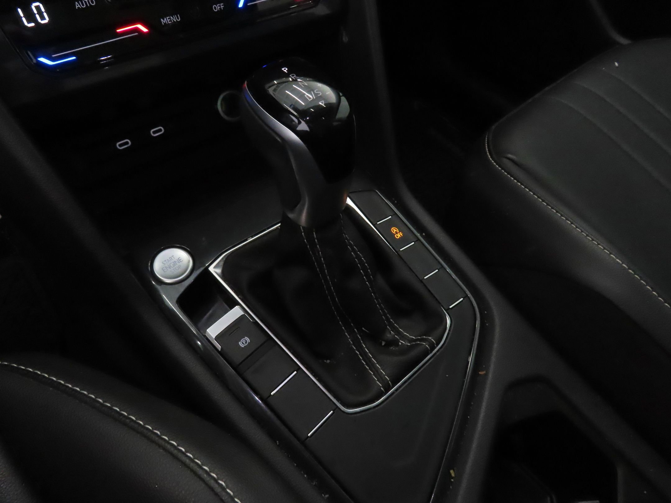 Used 2022 Volkswagen Tiguan SE image 18