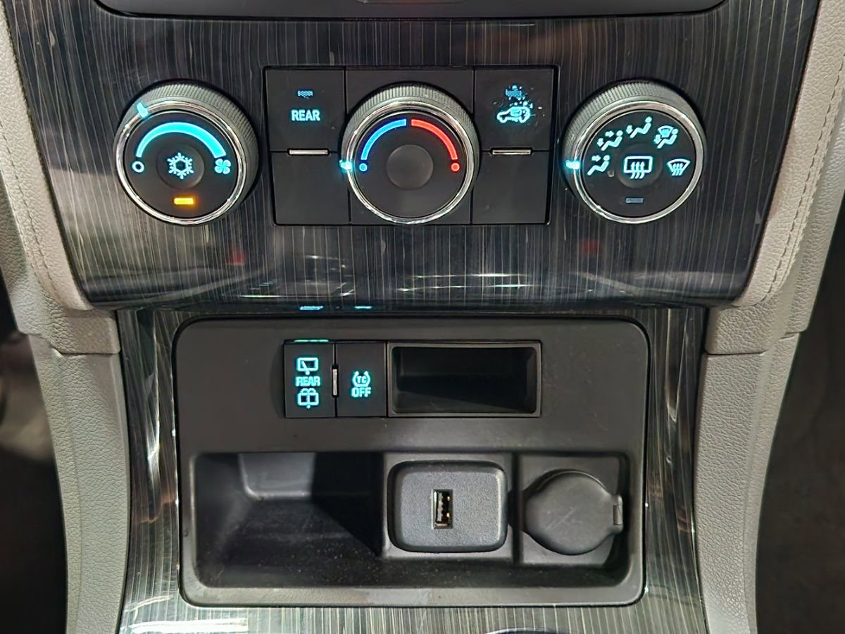 Used 2017 Chevrolet Traverse LT image 38