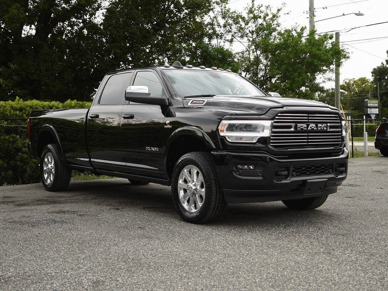 Used 2022 RAM 3500 Laramie AWD/4WD image 4
