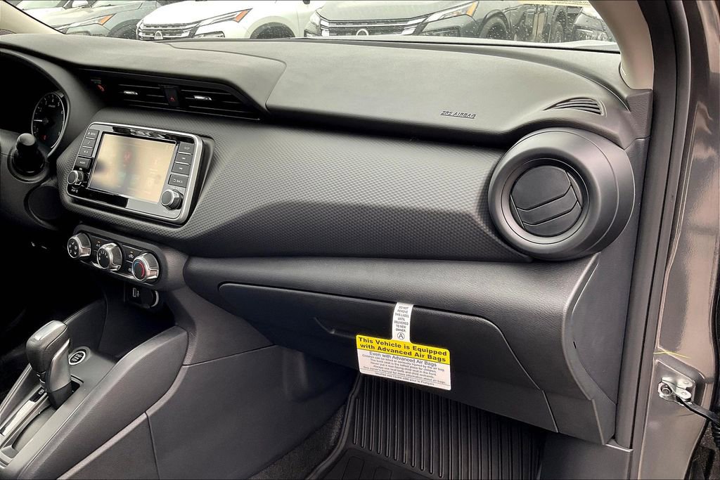 New 2025 Nissan Kicks Play S image 21