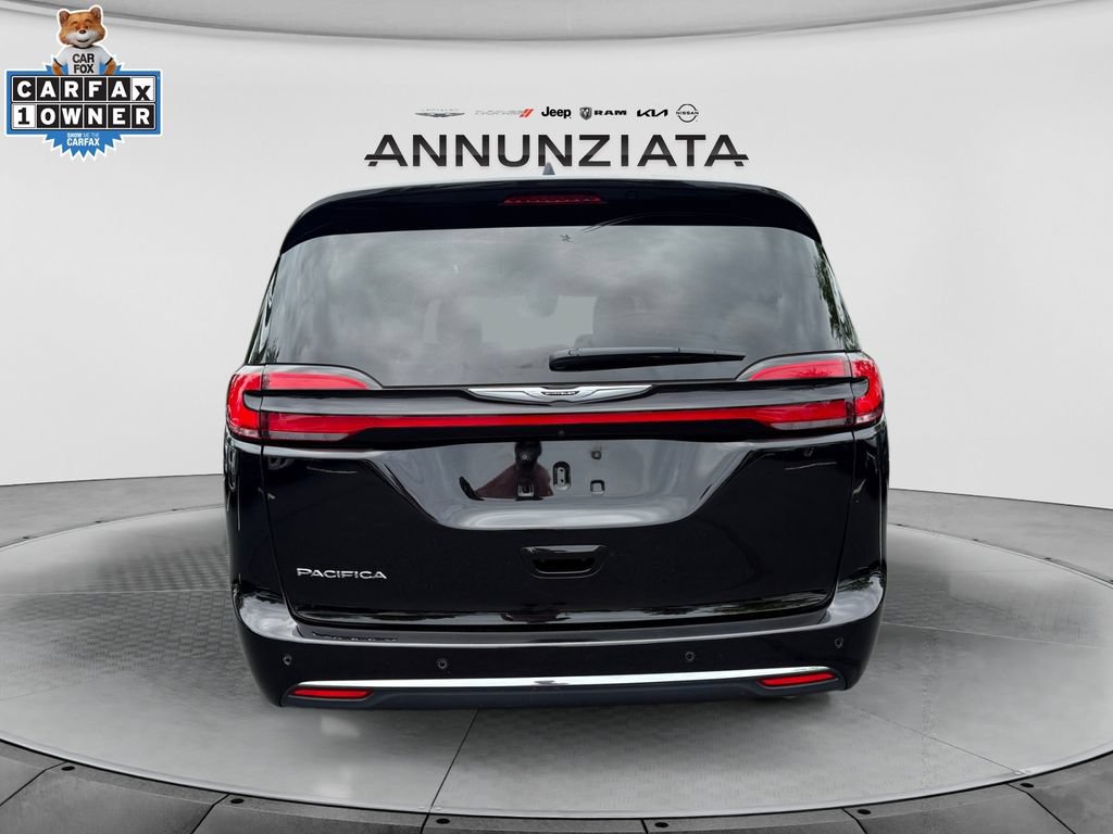 Used 2025 Chrysler Pacifica Select FWD image 4