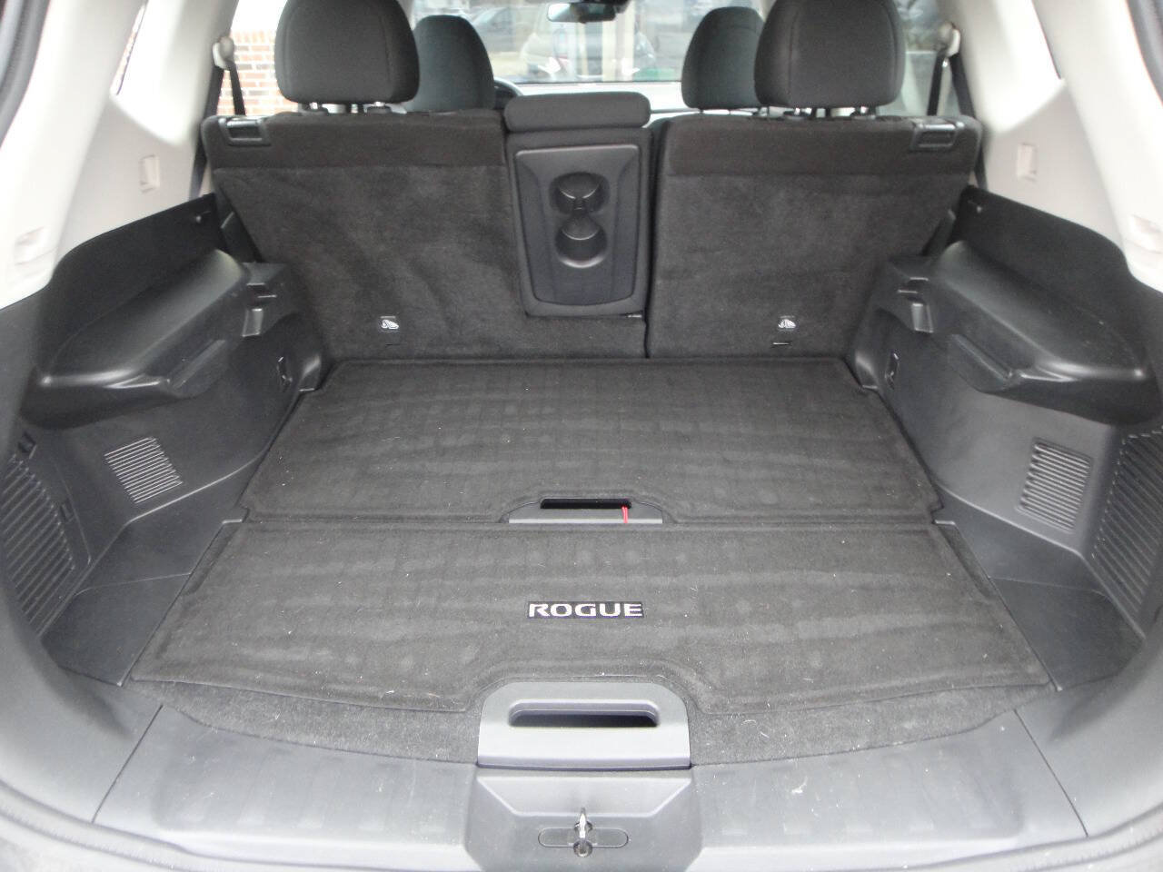 Used 2020 Nissan Rogue S AWD/4WD image 11