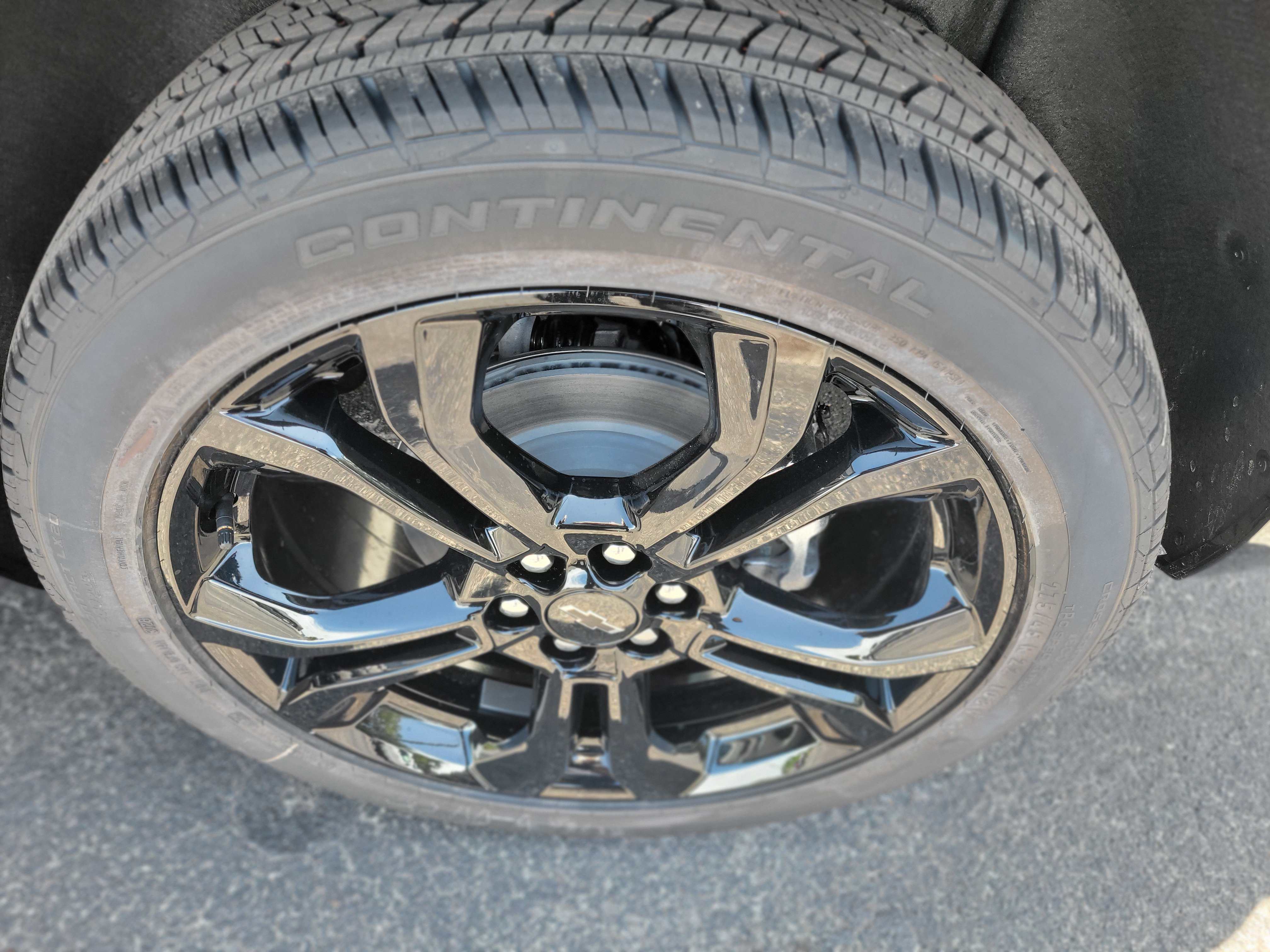 New 2027 Chevrolet Traverse RS w/ LPO, Floor Liner Package FWD image 38