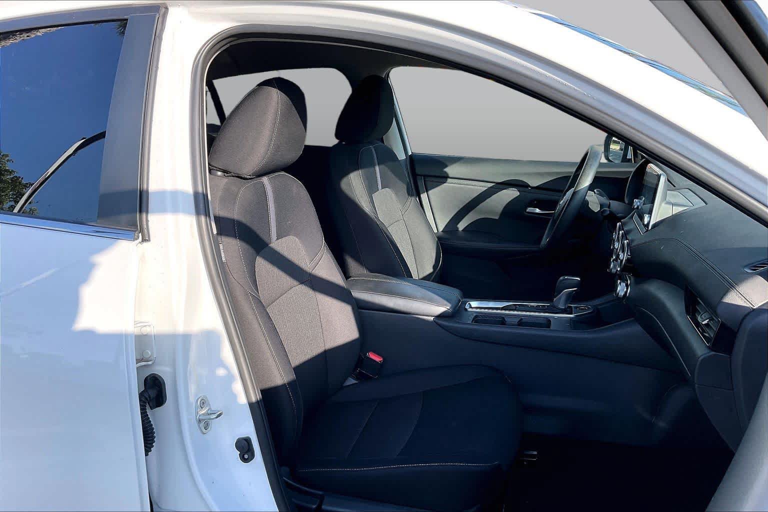 Used 2024 Nissan Sentra SV FWD image 8