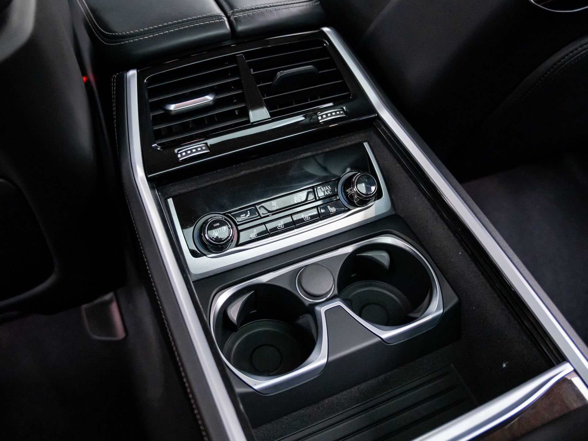 Certified 2022 BMW 750i xDrive AWD/4WD image 20