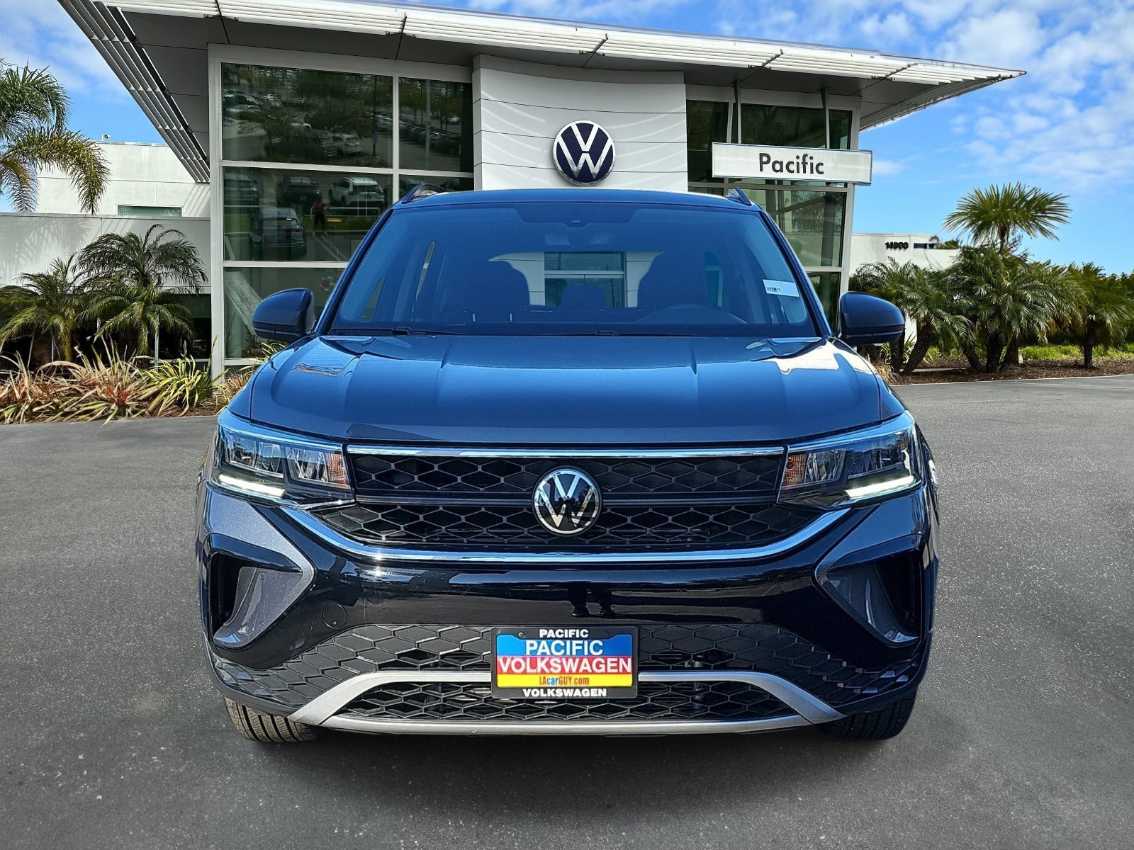 Used 2023 Volkswagen Taos S FWD image 2