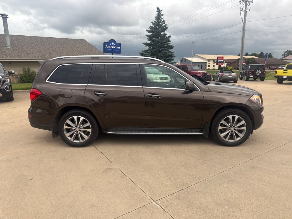 Used 2015 Mercedes-Benz GL 450 4MATIC image 2