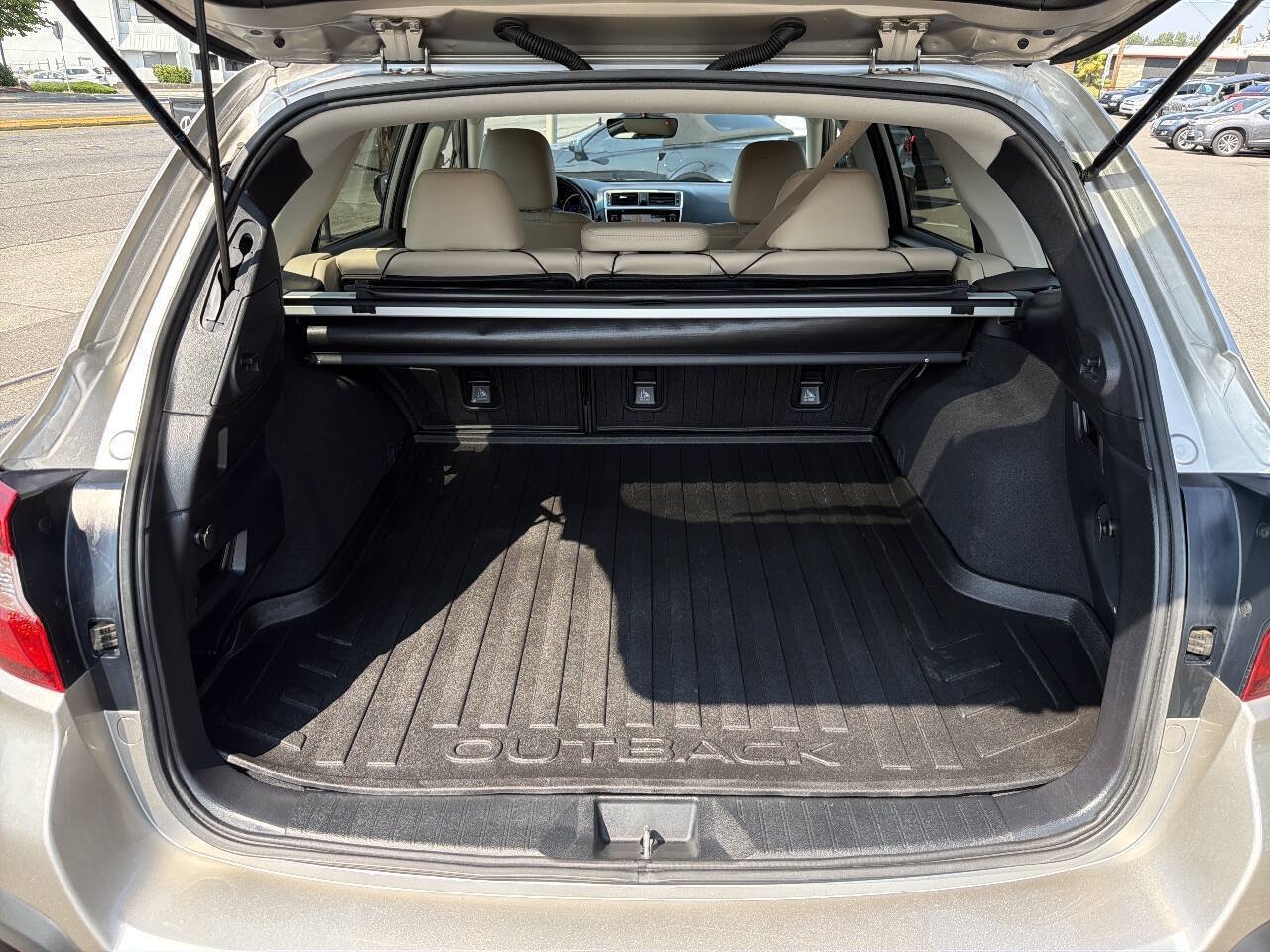 Used 2018 Subaru Outback 2.5i Limited AWD/4WD image 7