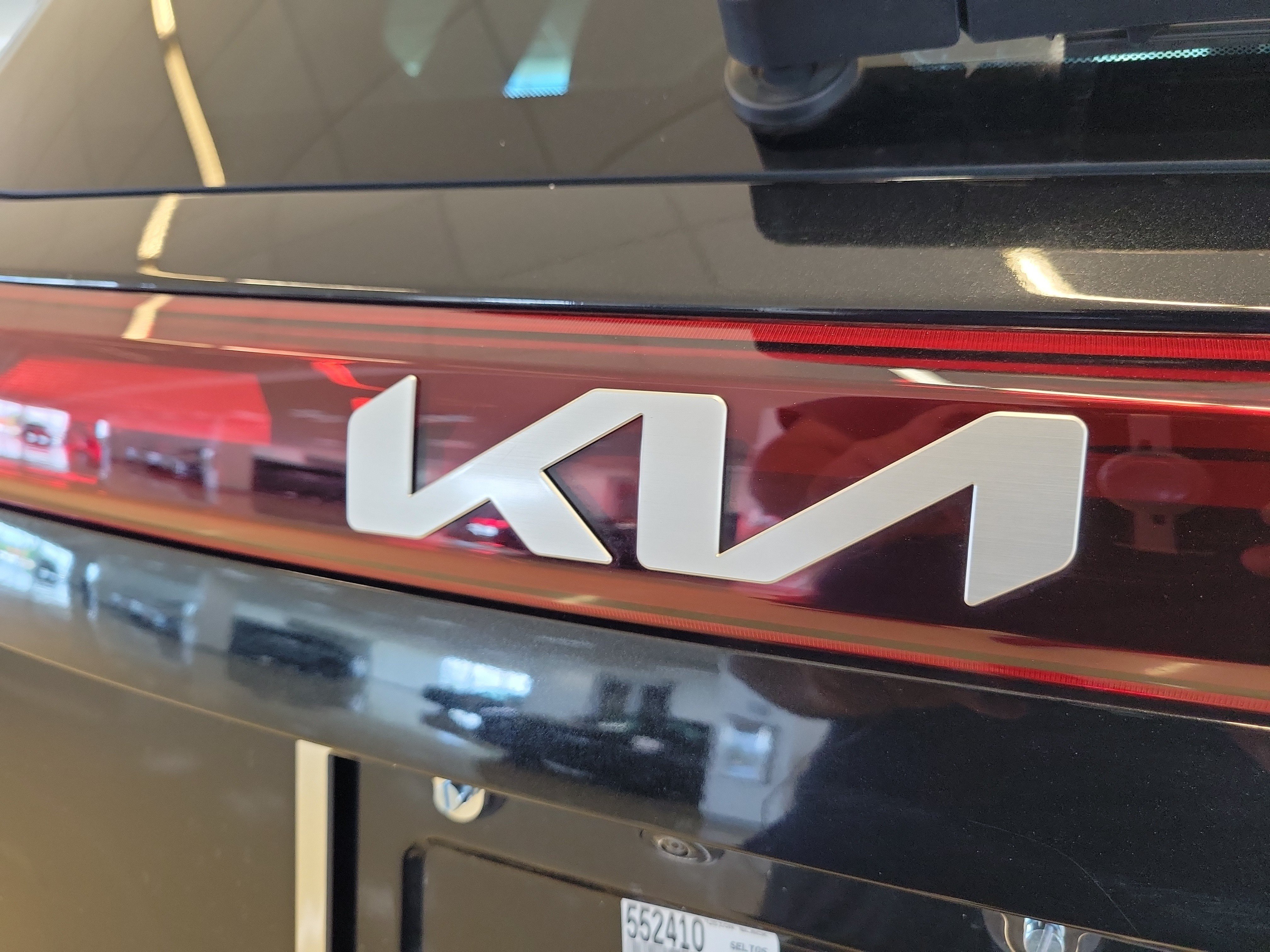 Used 2024 Kia Seltos EX FWD image 10