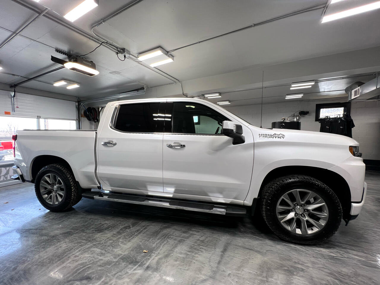 Used 2019 Chevrolet Silverado 1500 High Country image 17