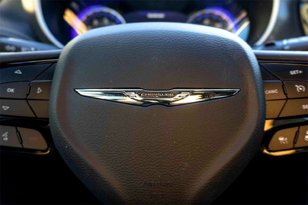 New 2026 Chrysler Pacifica Select w/ S Appearance Package image 12