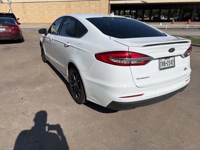 Used 2020 Ford Fusion SE w/ Equipment Group 151A FWD image 3