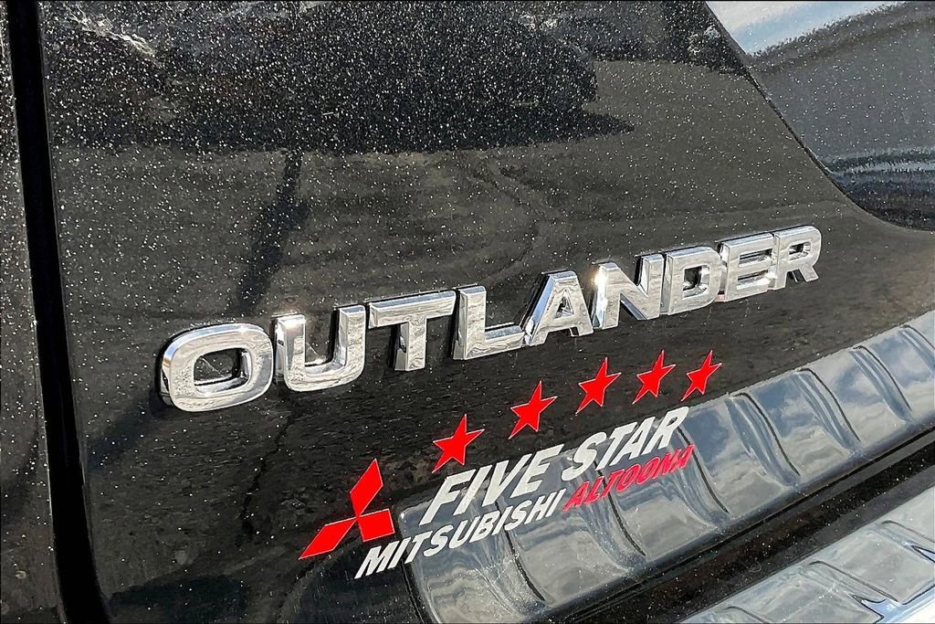 Used 2025 Mitsubishi Outlander SEL image 8
