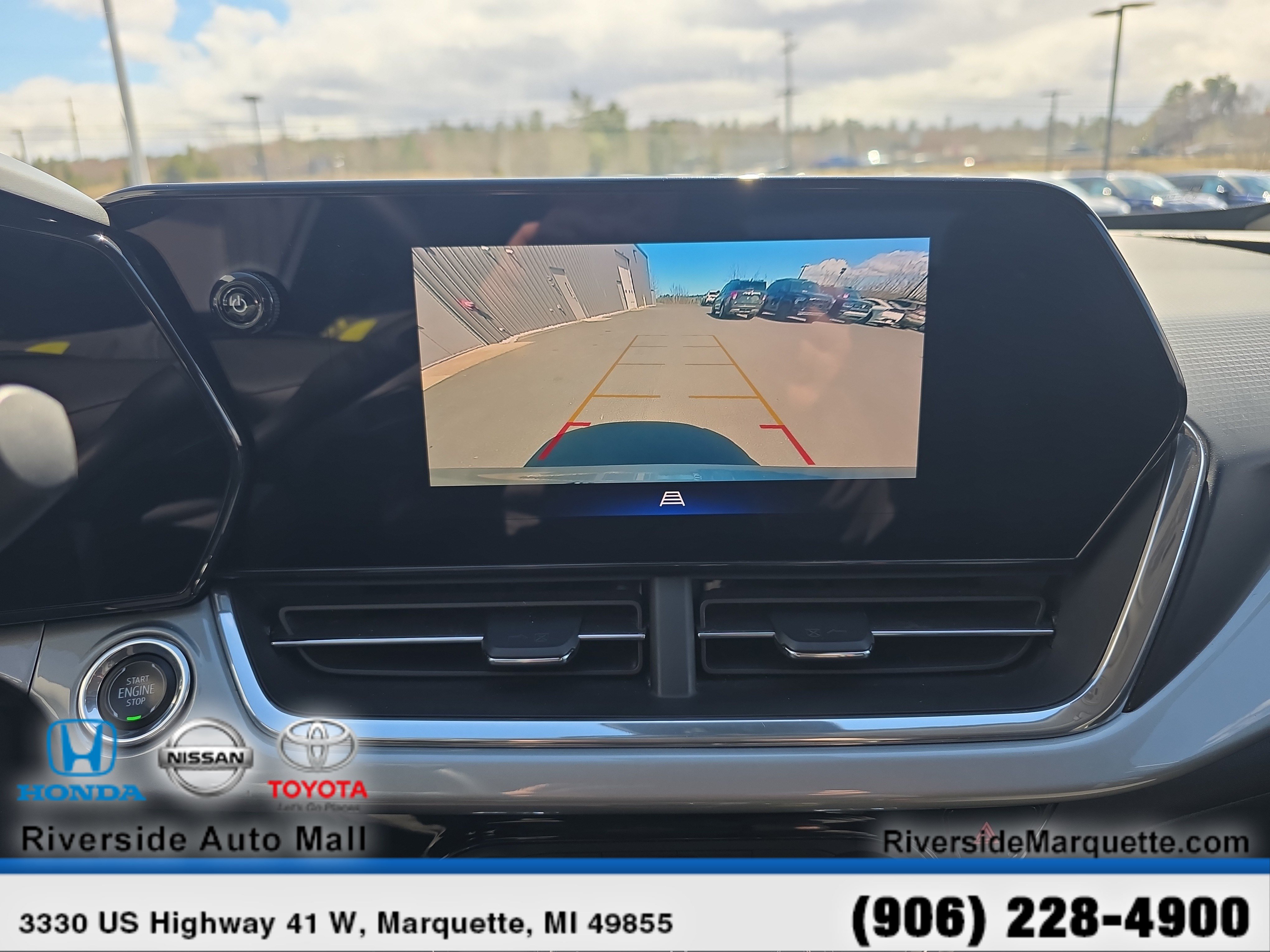 Used 2024 Chevrolet Trax LT w/ Driver Confidence Package FWD image 22