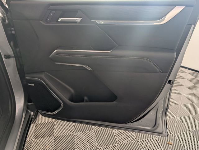 Used 2025 GMC Acadia Elevation image 35