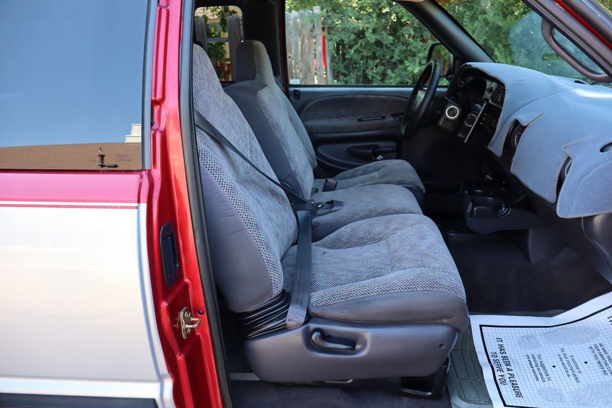 Used 1998 Dodge Ram 2500 Truck Laramie SLT image 23