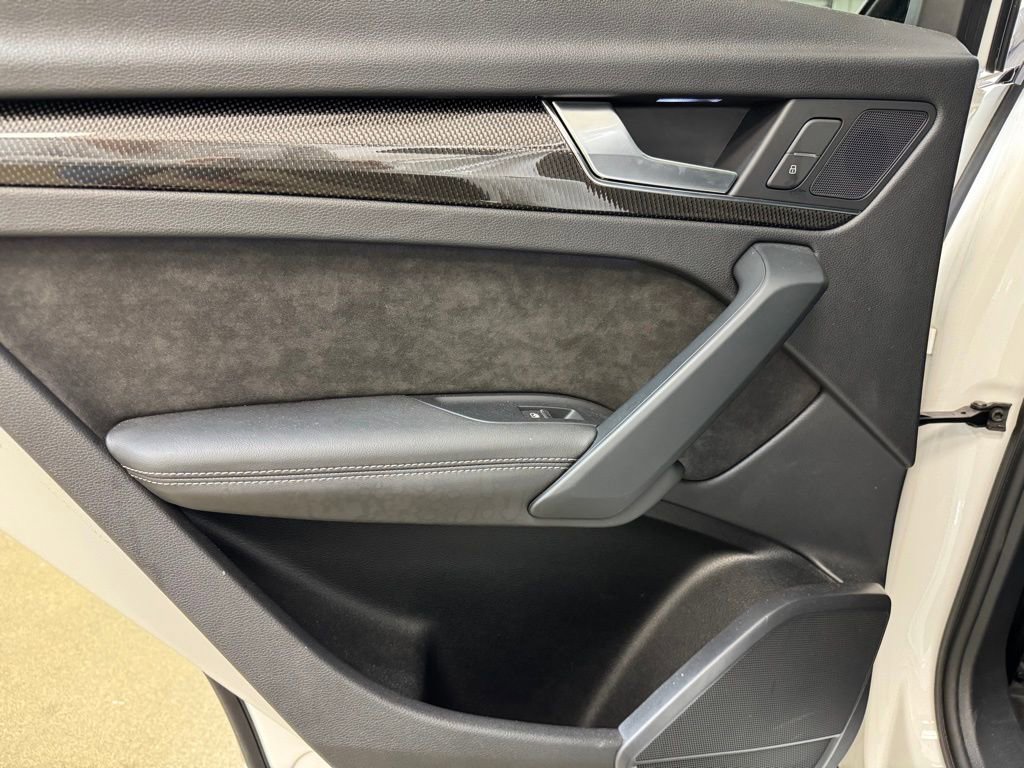 Used 2020 Audi SQ5 Premium Plus w/ Premium Plus Package image 16