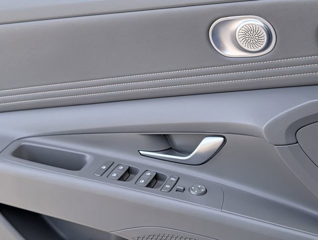 Used 2024 Hyundai Elantra SEL w/ Convenience Package FWD image 25