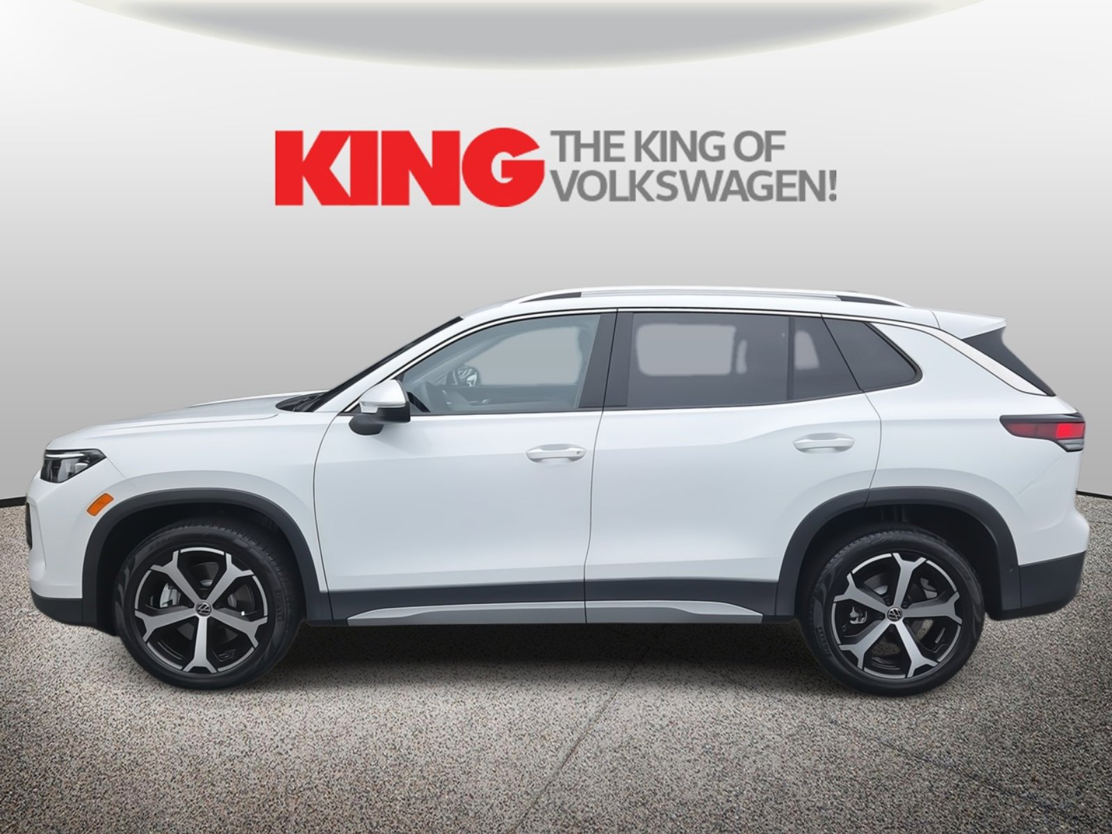 New 2025 Volkswagen Tiguan SE image 4