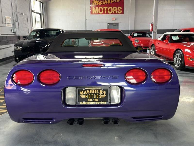 Used 1998 Chevrolet Corvette Convertible w/ Memory Pkg RWD image 13