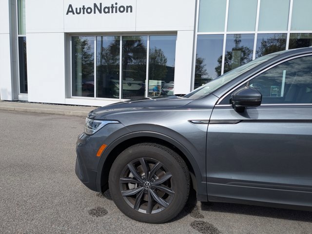 Used 2022 Volkswagen Tiguan SE image 8