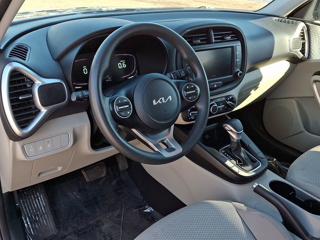 Certified 2023 Kia Soul LX w/ LX Technology Package FWD image 26