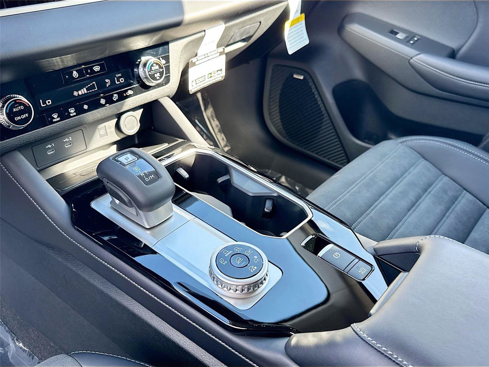 New 2026 Mitsubishi Outlander SE AWD/4WD image 15
