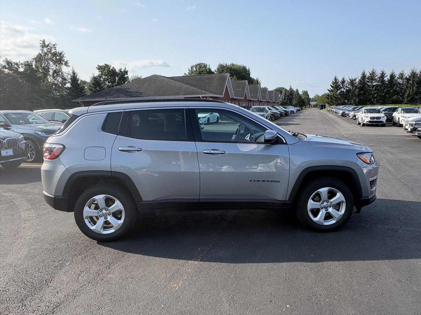 Used 2021 Jeep Compass Latitude w/ Convenience Group AWD/4WD image 8