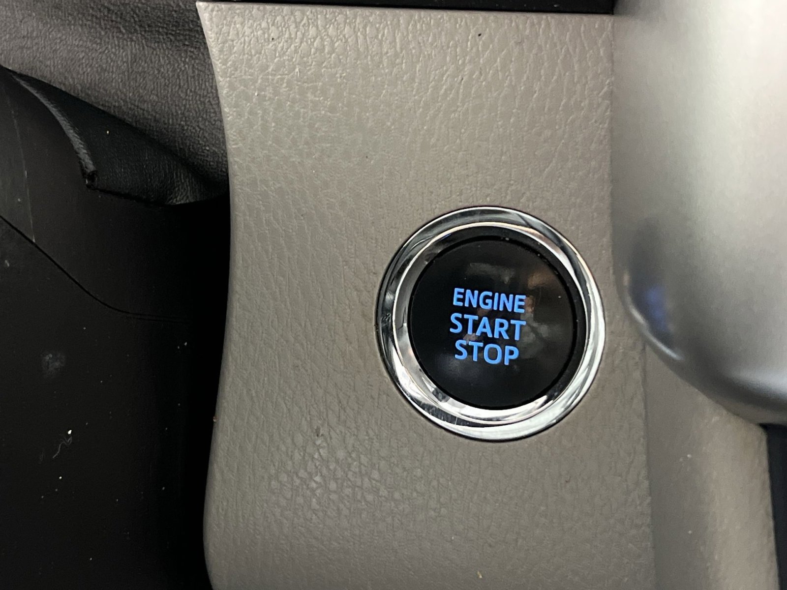 Used 2018 Toyota Highlander XLE image 32