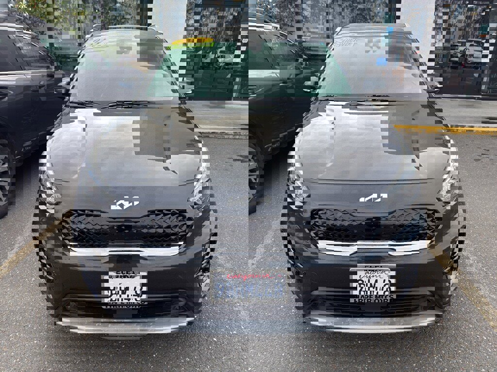 Used 2022 Kia Niro EX image 9