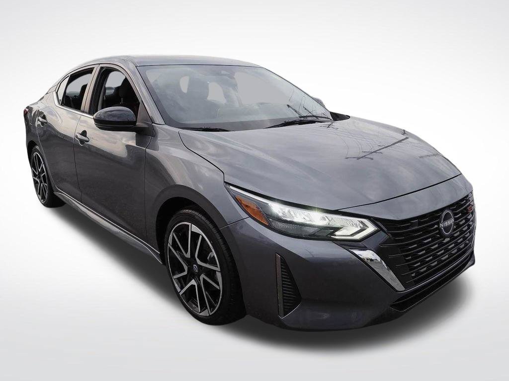 Used 2025 Nissan Sentra SR FWD image 3